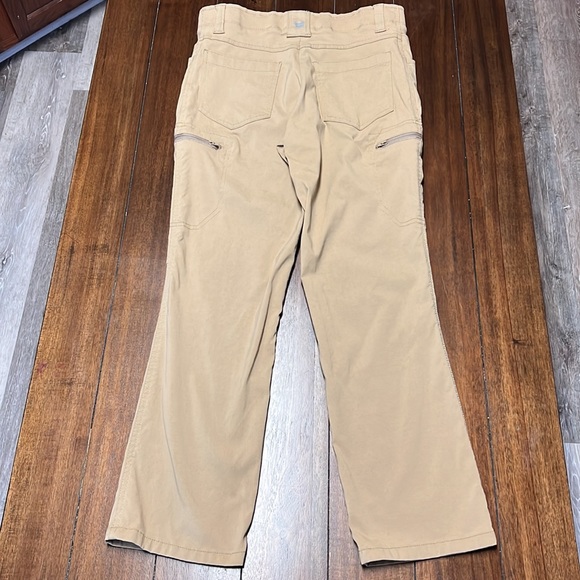 Wrangler - Picture 3 of 4